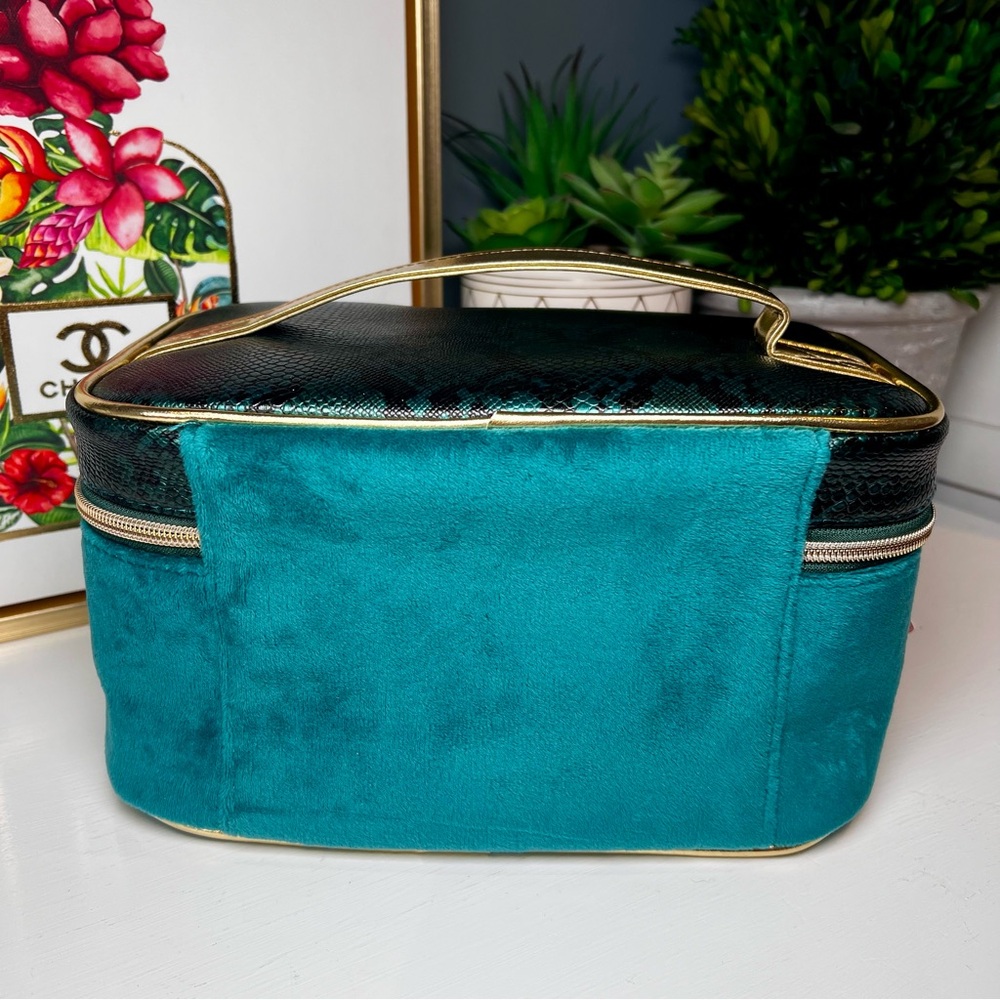 Juicy Couture Teal Velvet Snake Print Cosmetic Bag Gold Trim Rhinestones - Picture 3 of 10